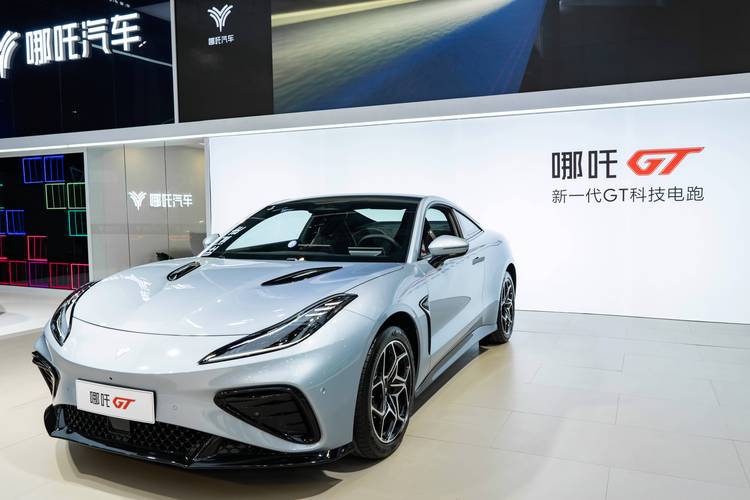 重庆江津区耀环康企业管理咨询哪吒汽车在智能汽车领域的表现，领途汽车在新能源汽车市场中的影响力